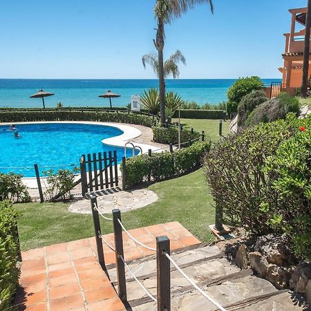 Fantastic Beachfront Apartment Estepona Exterior photo