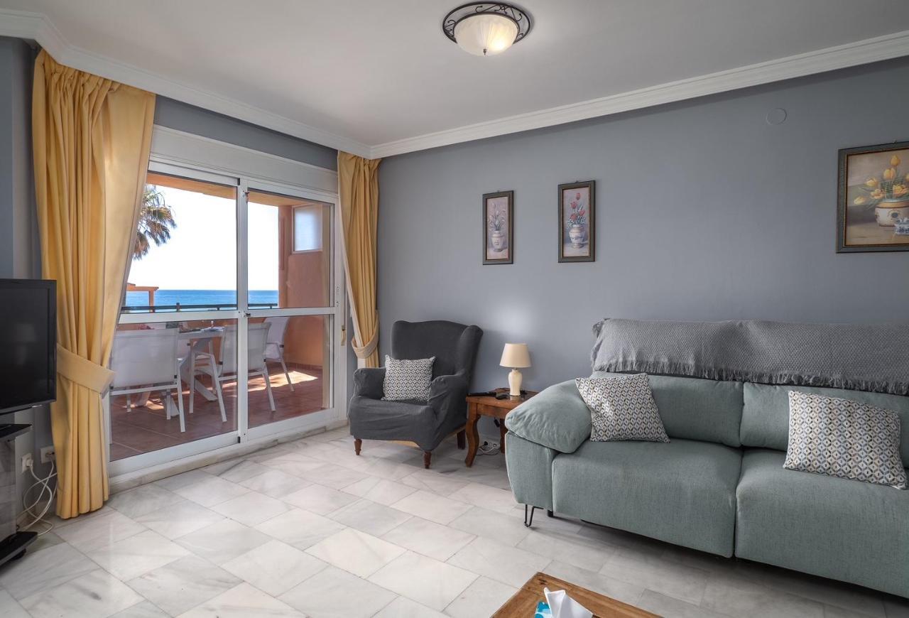Fantastic Beachfront Apartment Estepona Exterior photo